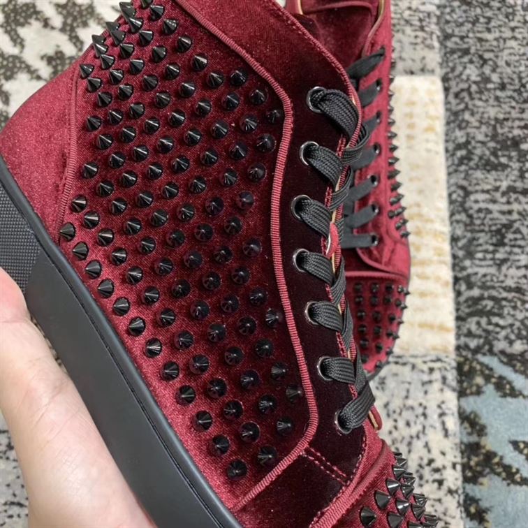 CHRISTIAN LOUBOUTIN HIGH TOP SNEAKER – CLS009