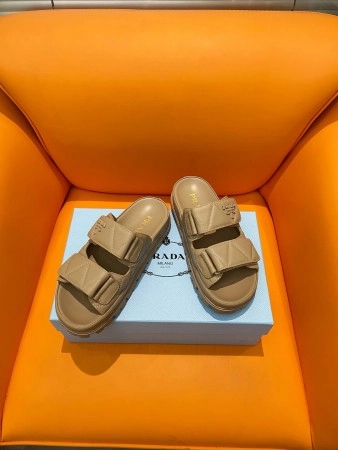 PRADA WOMEN’S SANDALS IN BEIGE PADDED NAPPA LEATHER – PSD024