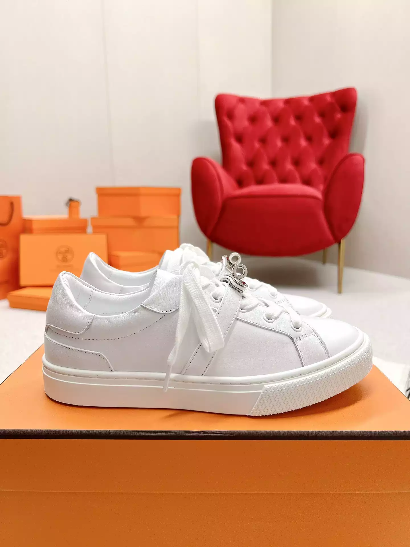 Hermes Women’s Day Sneakers in White Leather – HM065