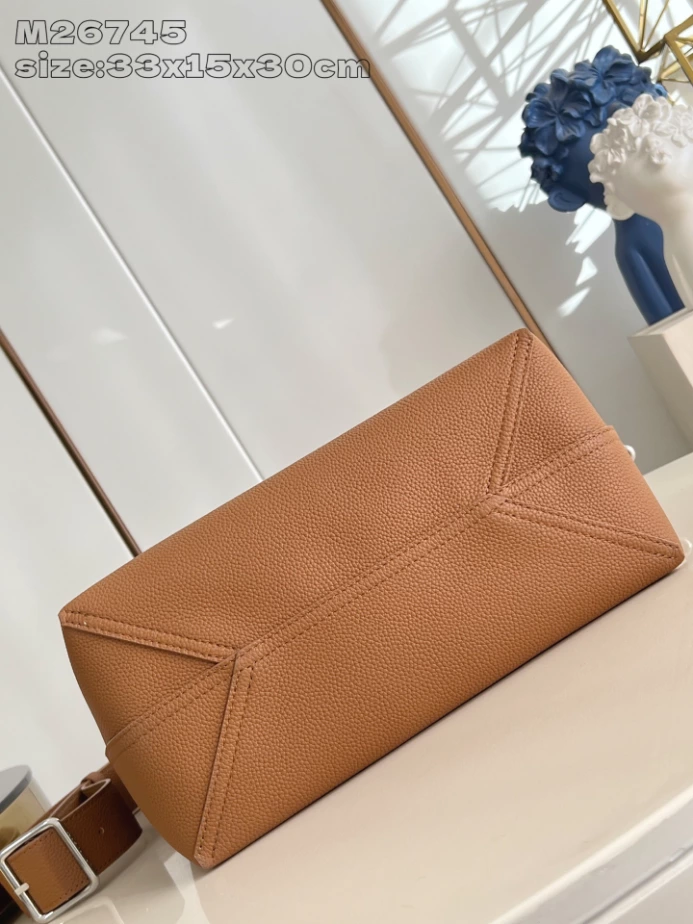 Louis Vuitton Verso Tote Bag – LW460