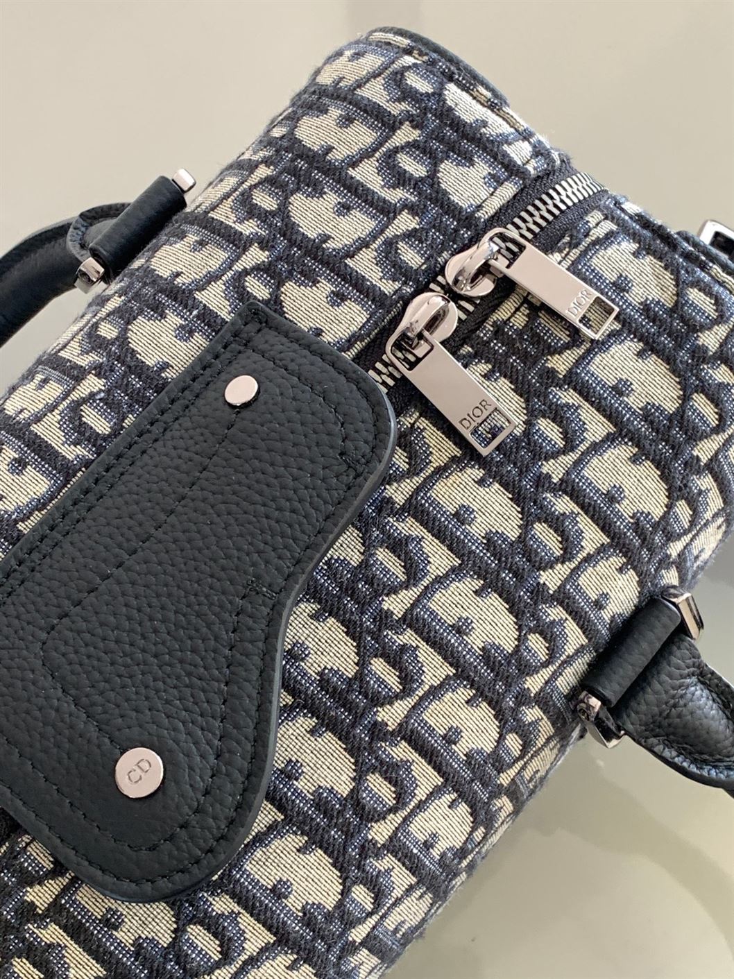 DIOR LINGOT 26 BAG BEGIN AND BLACK DIOR OBLIQUE JACQUARD – DIO045