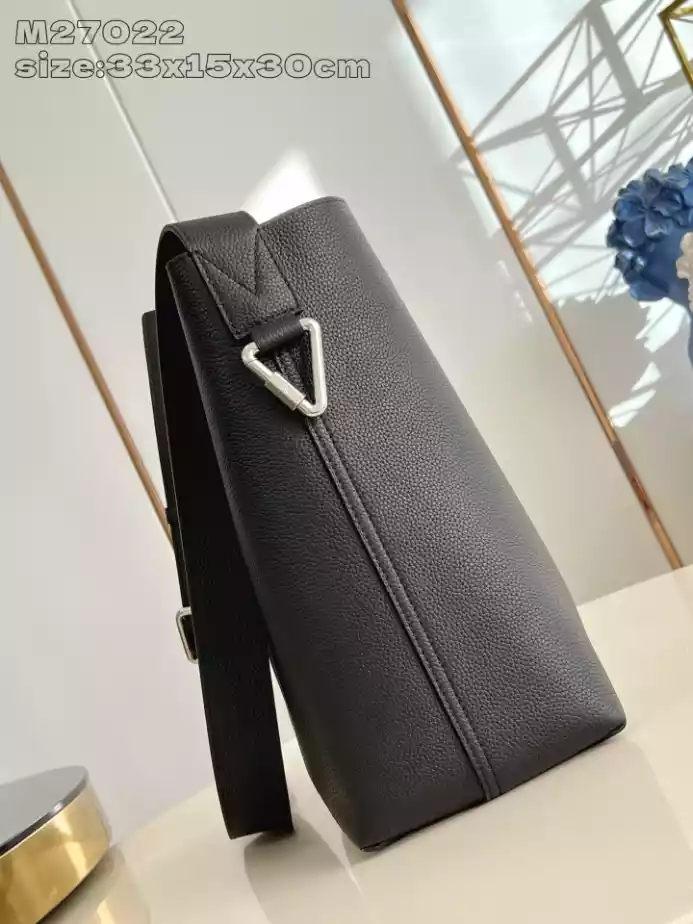 Louis Vuitton Verso Tote Bag – LW459
