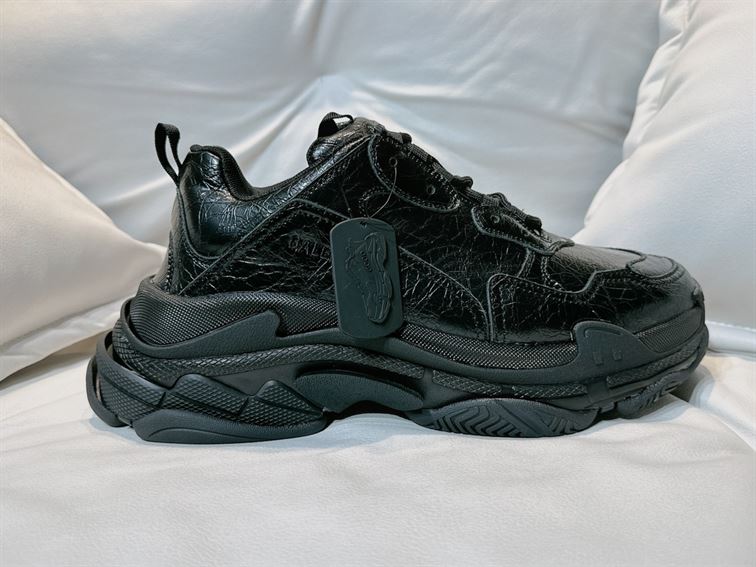 BALENCIAGA TRIPLE S LAMBSKIN SNEAKERS – BLA079