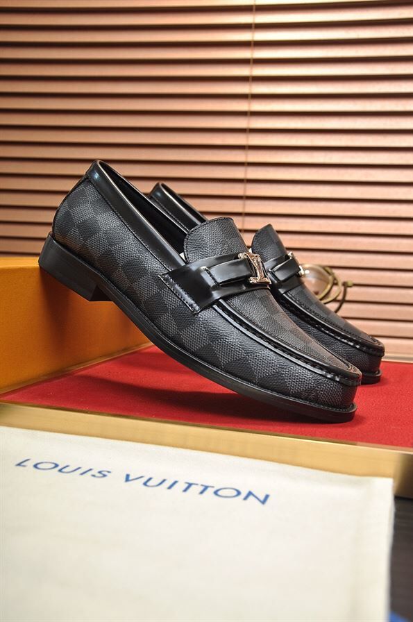 LOUIS VUITTON MAJOR LOAFER – VL004