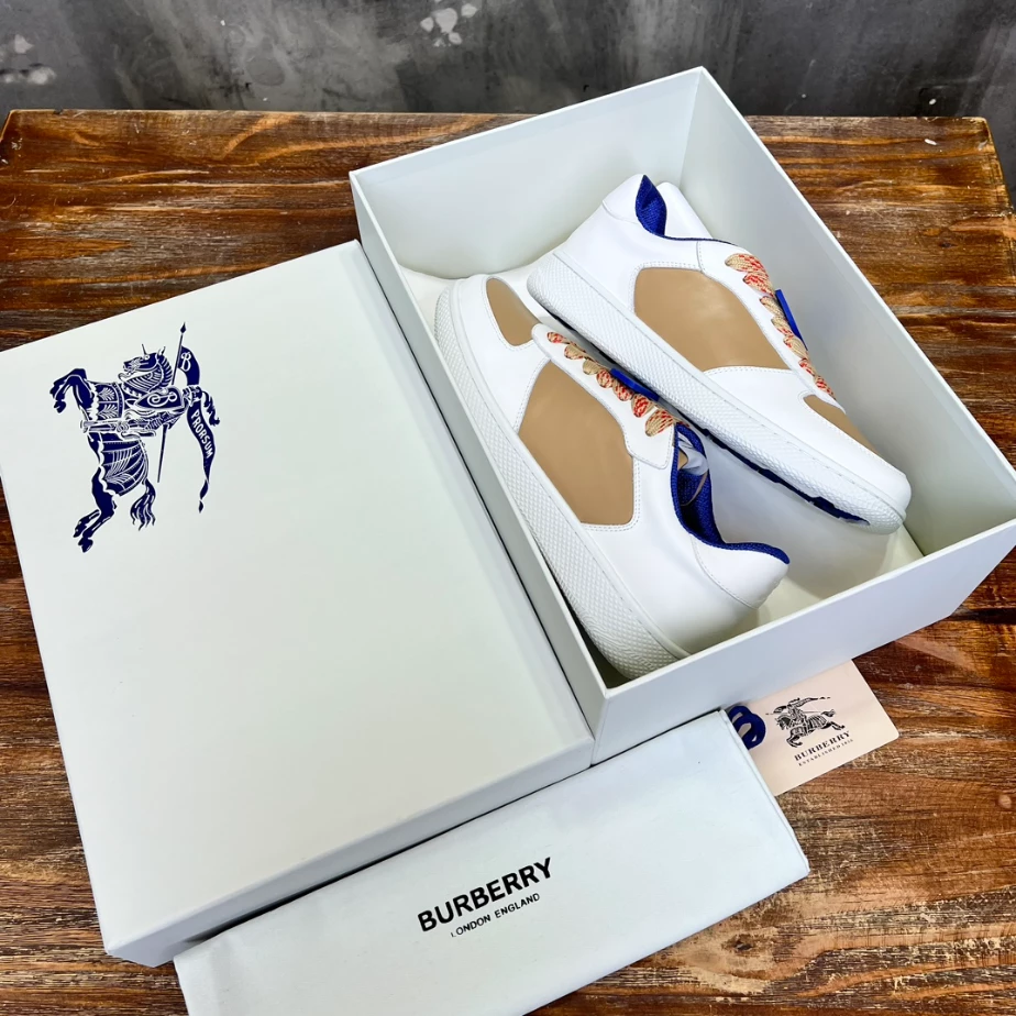 BURBERRY LEATHER SNEAKERS – BBR076