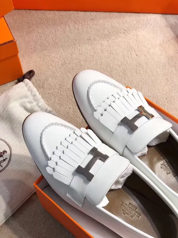 Hermes Women’s Royal Loafers In White Calfksin – HM089