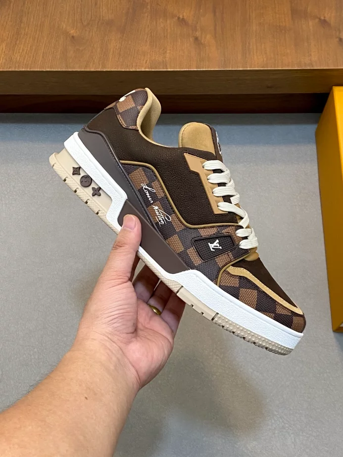 LOUIS VUITTON TRAINER SNEAKER – LVS248
