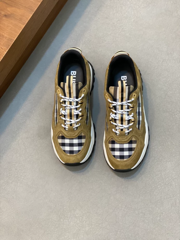BURBERRY SNEAKERS – BBR067