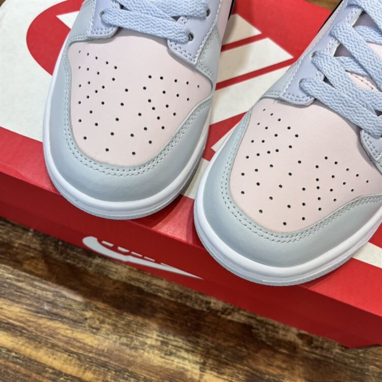 NIKE SB DUNK LOW SNEAKER – NSN013