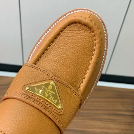 Prada Women’s Loafers in Brown Grained Leather – PRL011