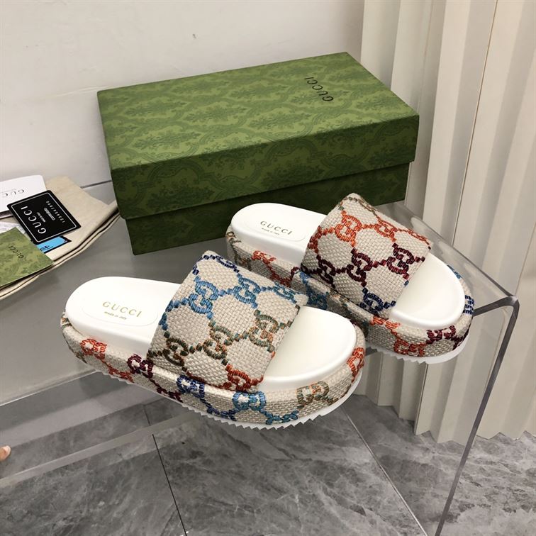 GUCCI ANGELINA EMBROIDERED LOGO PLATFORM SLIDE SANDAL – GSL026