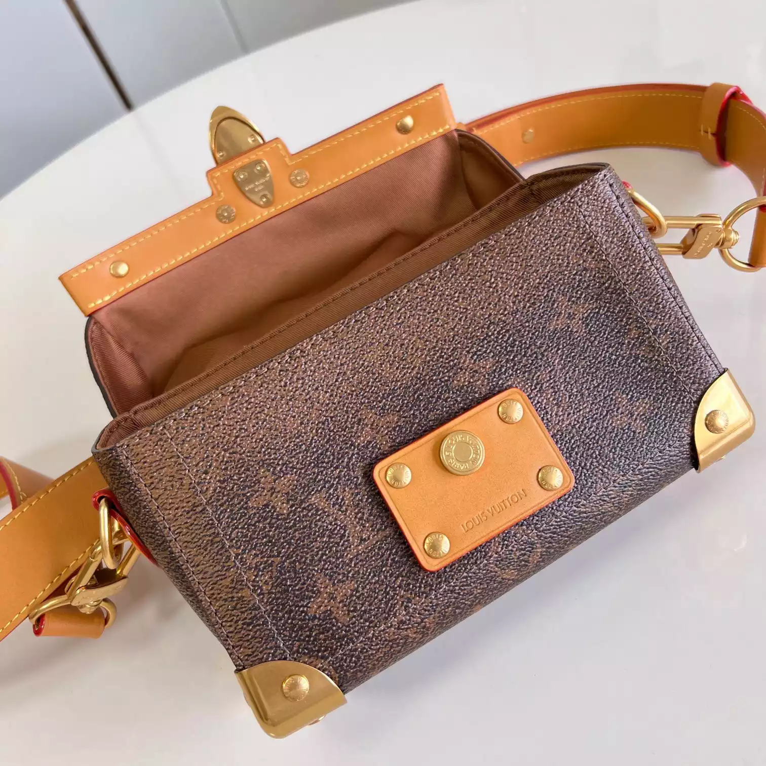 SOUL TRUNK MONOGRAM DUST CANVAS M11535 – LW437