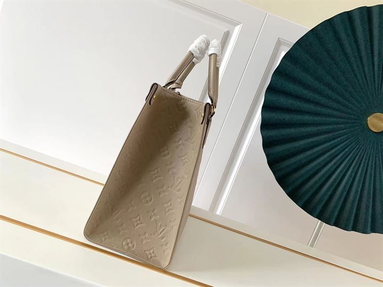 LOUIS VUITTON ONTHEGO MM MONOGRAM EMPREINTE – LW032