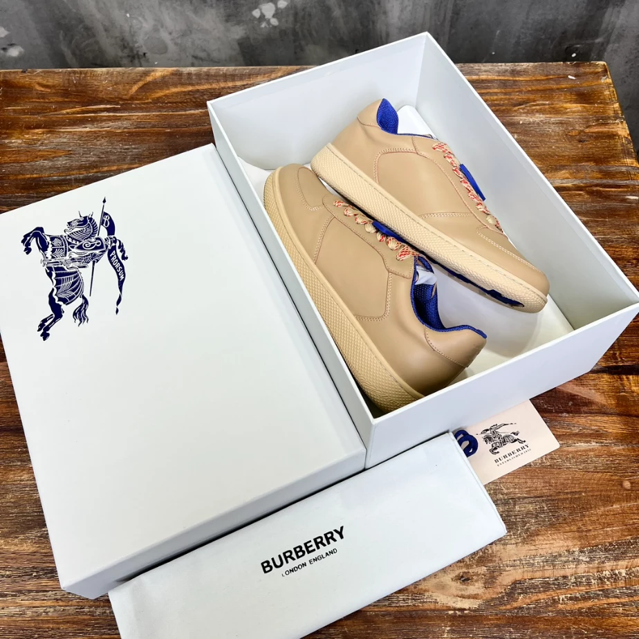 BURBERRY LEATHER SNEAKERS – BBR079