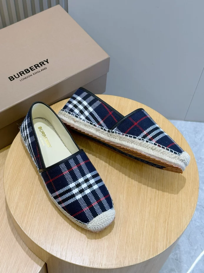 BURBERRY CANVAS STRAW BUCKET – BBR039