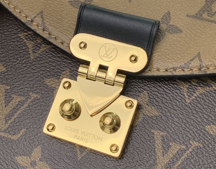 LOUIS VUITTON TILSITT MONOGRAM CANVAS – LW020