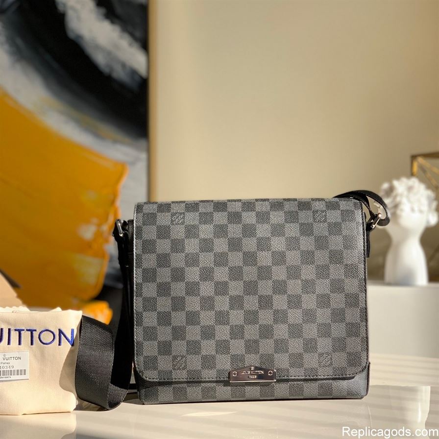 LOUIS VUITTON DISTRICT PM DAMIER GRAPHITE CANVAS – LVB004