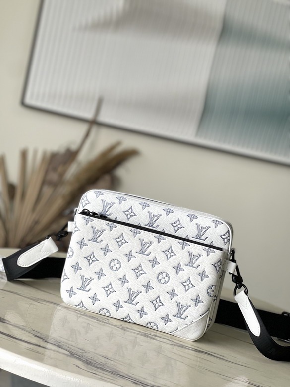 Louis Vuitton Trio Messenger White Bag – LW137
