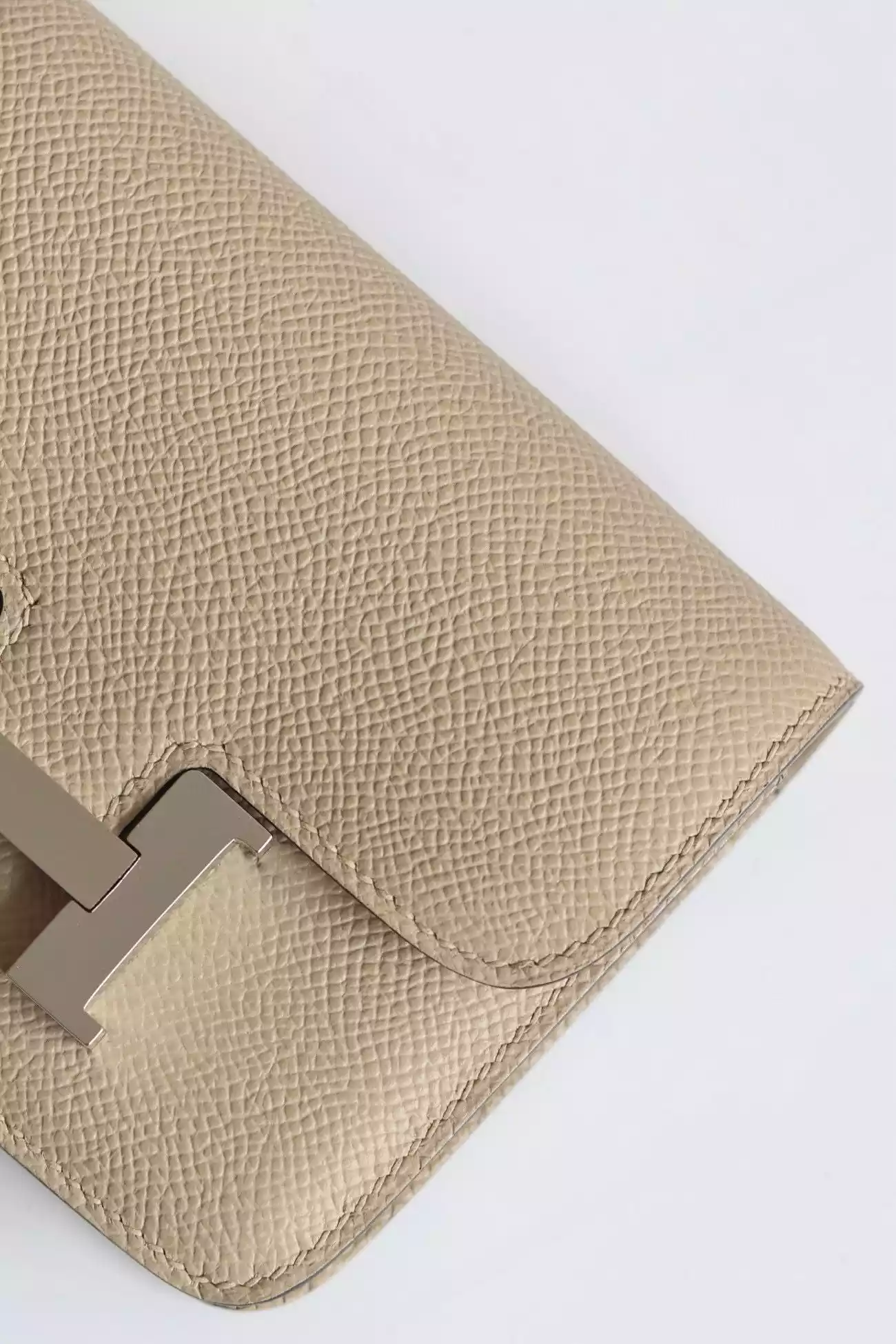 Hermes Constance Slim Wallet in Tourterelle Epsom Calfskin – HW162