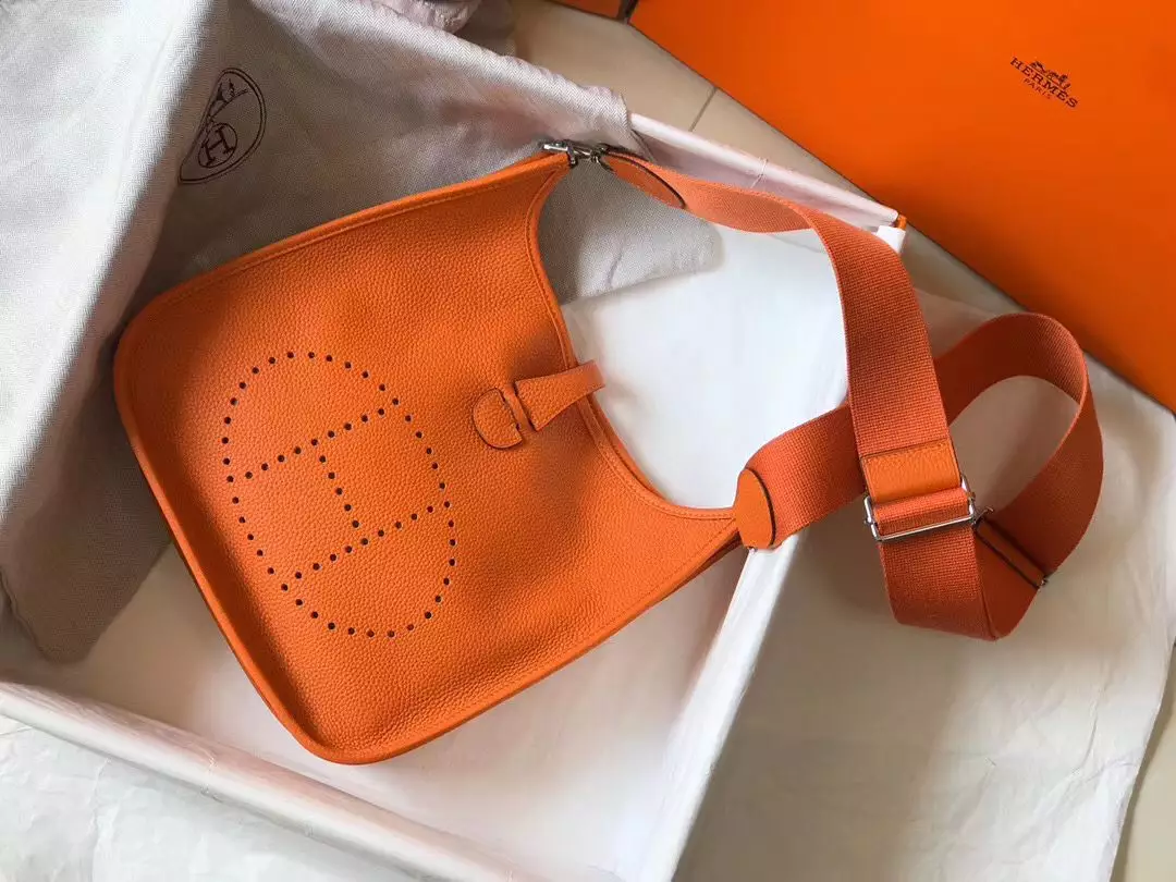 Hermes Evelyne III 29 PM Bag In Orange Clemence Leather – HW063