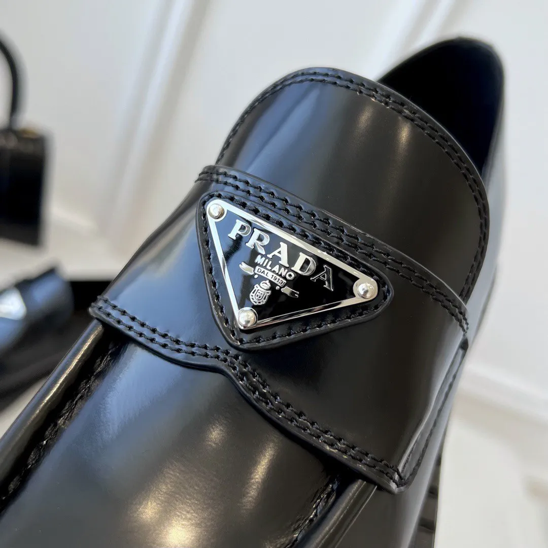 Prada Women’s Loafers In Black Brushed Leather – PRL002