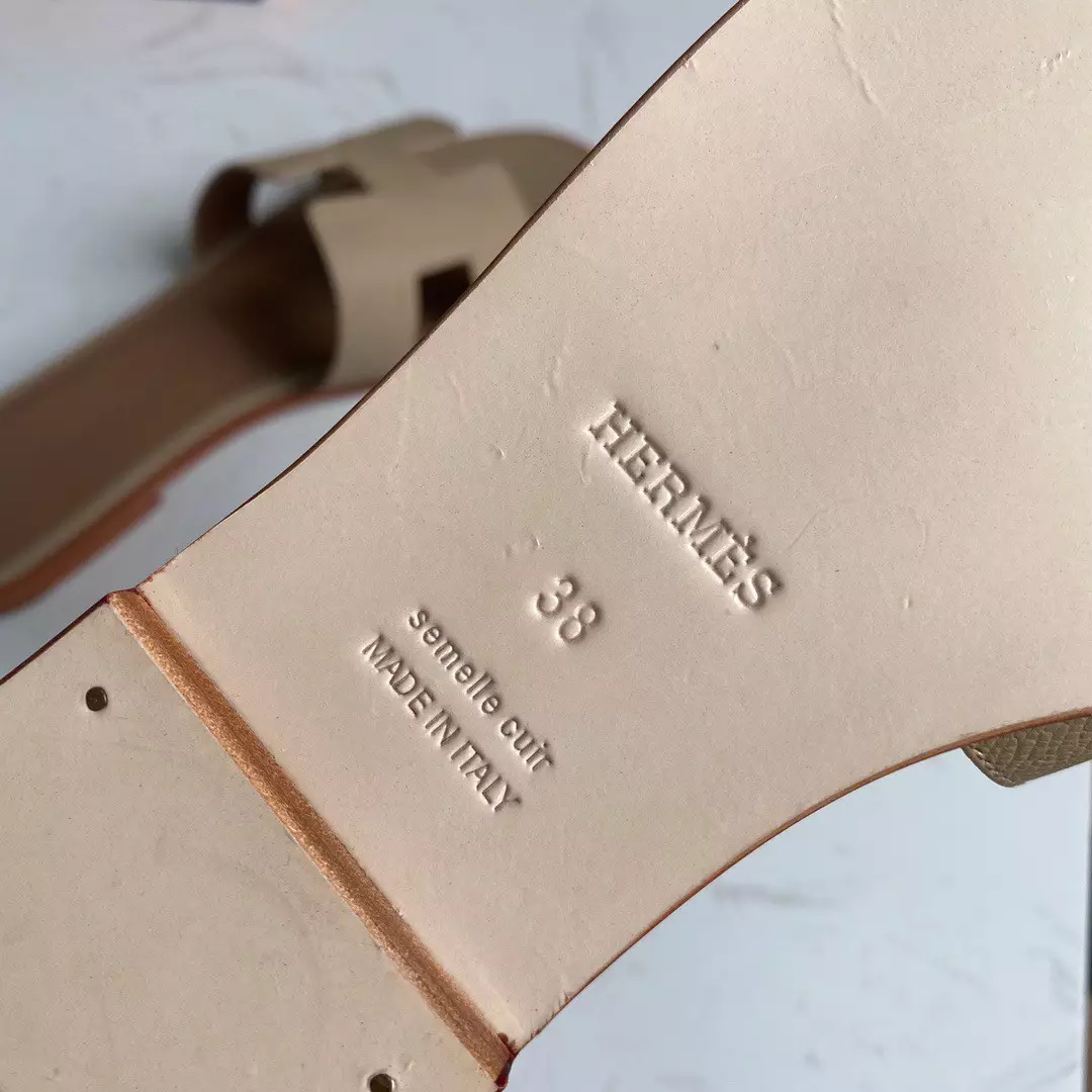 HERMES ORAN SLIDE SANDALS IN TRENCH EPSOM CALFSKIN – HMSD087