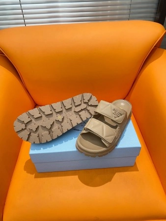 PRADA WOMEN’S SANDALS IN BEIGE PADDED NAPPA LEATHER – PSD024