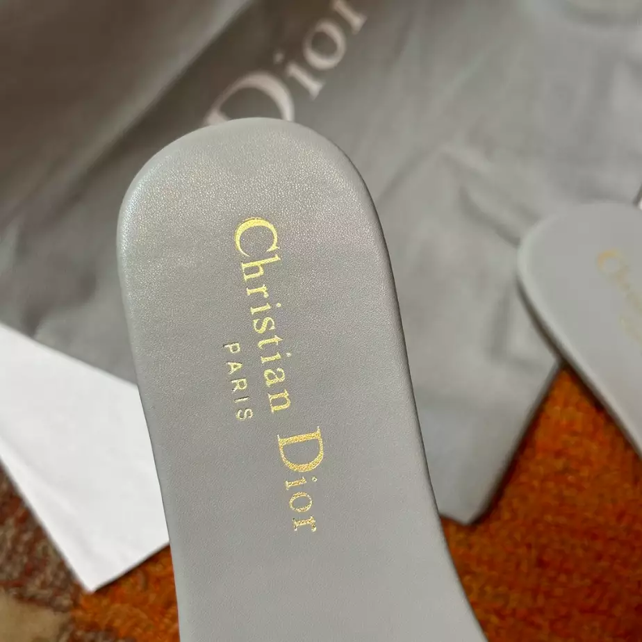DIOR DWAY SLIDE – DS028