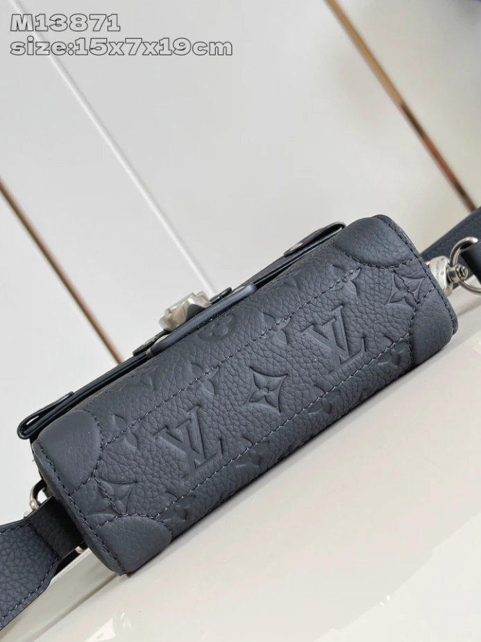 SOUL TRUNK CROSSBAG BLACK TAURILLON MONOGRAM M13871 – LW418