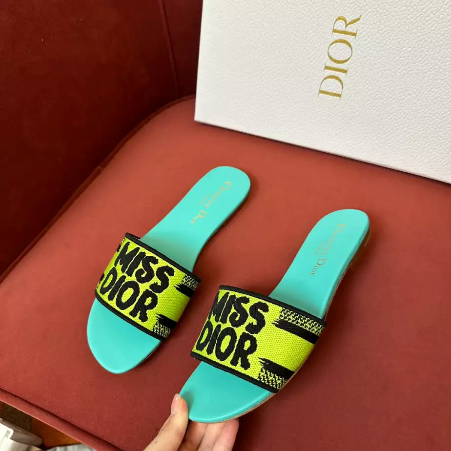 DIOR DWAY SLIDE – DS029