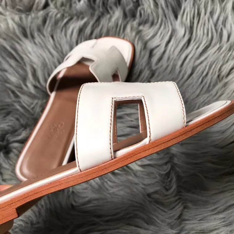 HERMES ORAN SLIDE SANDALS IN WHITE SWIFT CALFSKIN – HMSD130