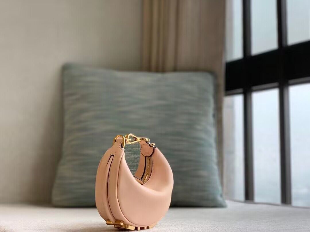 NANO FENDYGRAPHY PINK LEATHER CHARM – F035