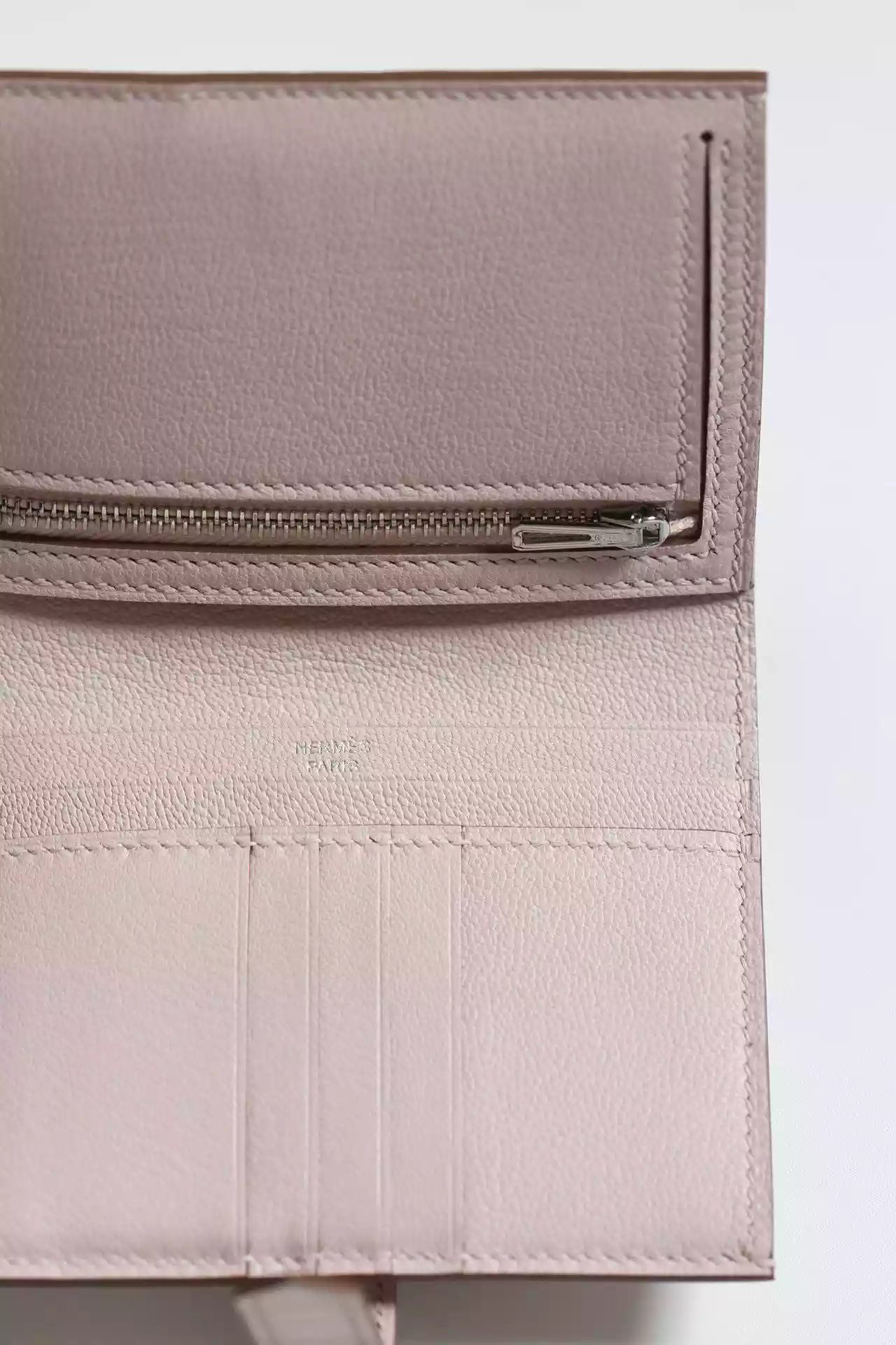 Hermes Bearn Compact Wallet in Mauve Pale Matte Alligator Leather – HW167
