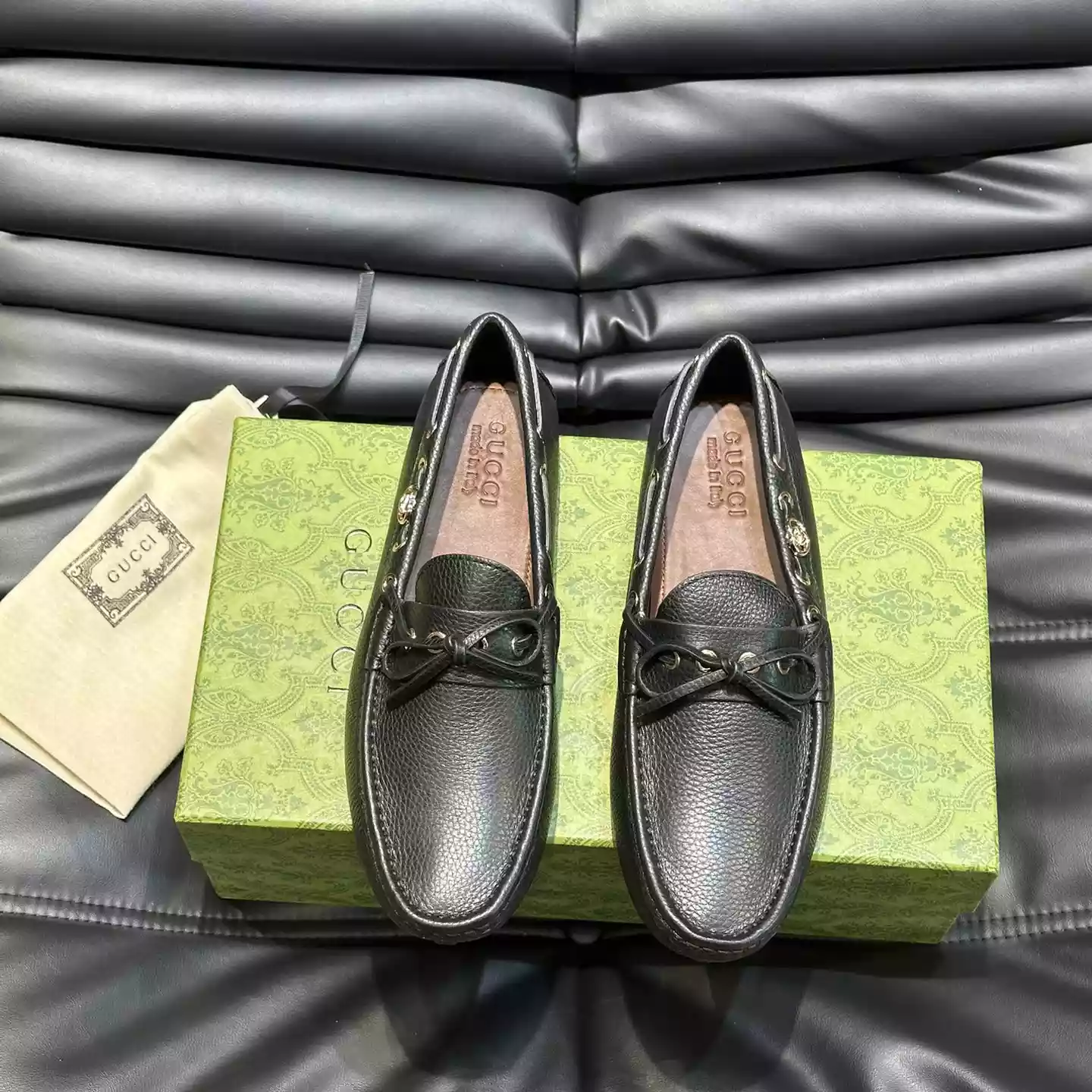 MEN’S DRIVER WITH INTERLOCKING G IN BLACK – GL102