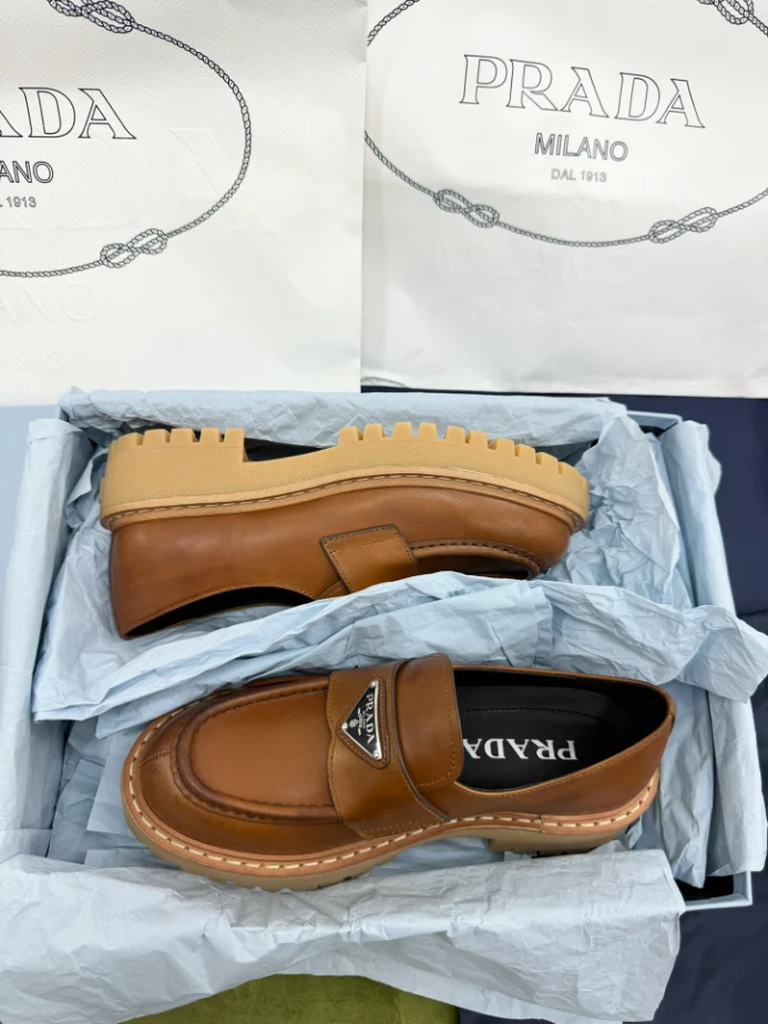 Prada Leather Loafers – PRL014