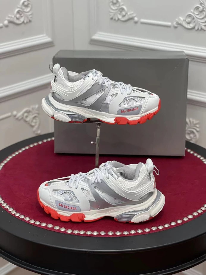 BALENCIAGA TRACK SNEAKER – BLA139