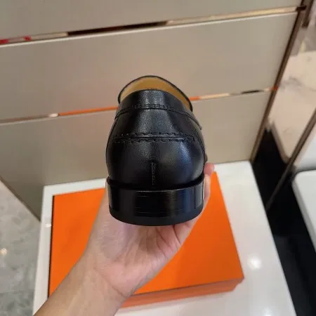 Hermes Men’s Destin Loafers In Noir Calfskin – HM048