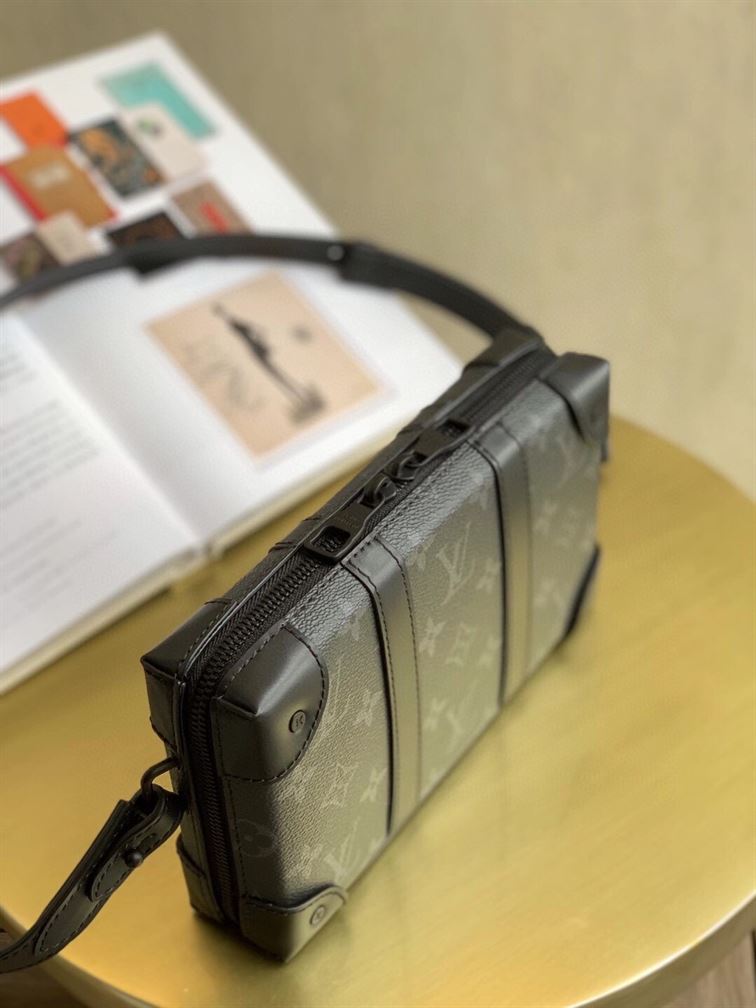 LOUIS VUITTON SOFT TRUNK WALLET MONOGRAM ECLIPSE – LVB041