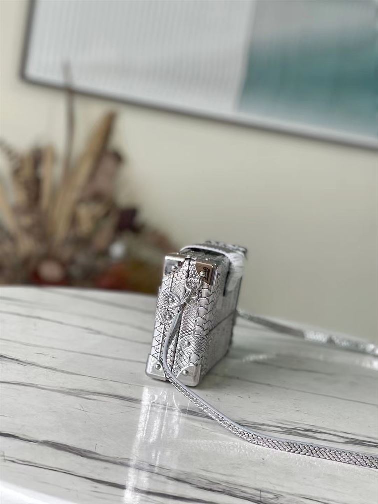 LOUIS VUITTON PETITE MALLE CROCODILIEN MAT – LW068