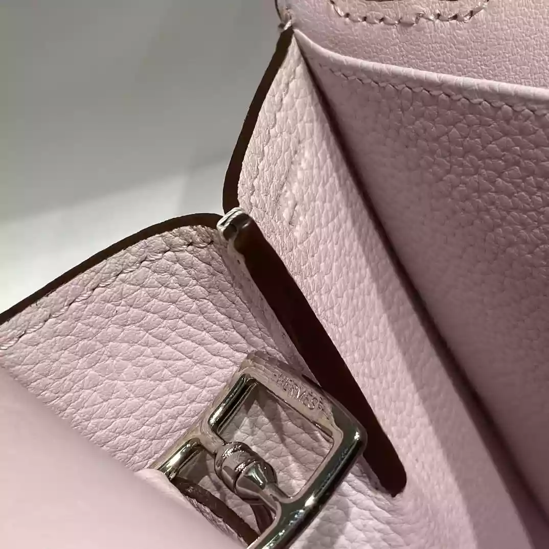 Hermes Halzan 25 Bag in Mauve Pale Clemence Leather – HW084