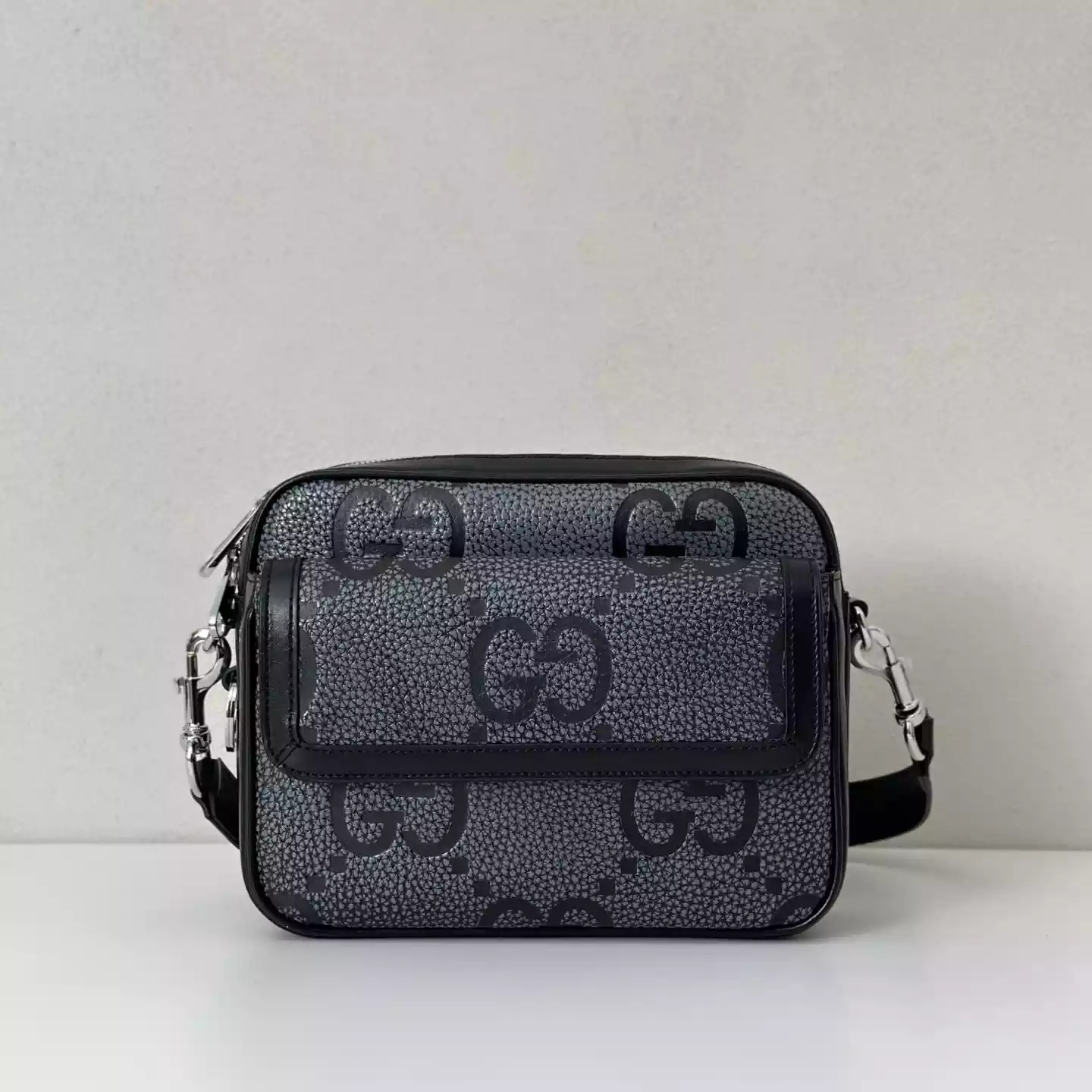 GG jumbo small crossbody bag in grey and black GG leather – BG077