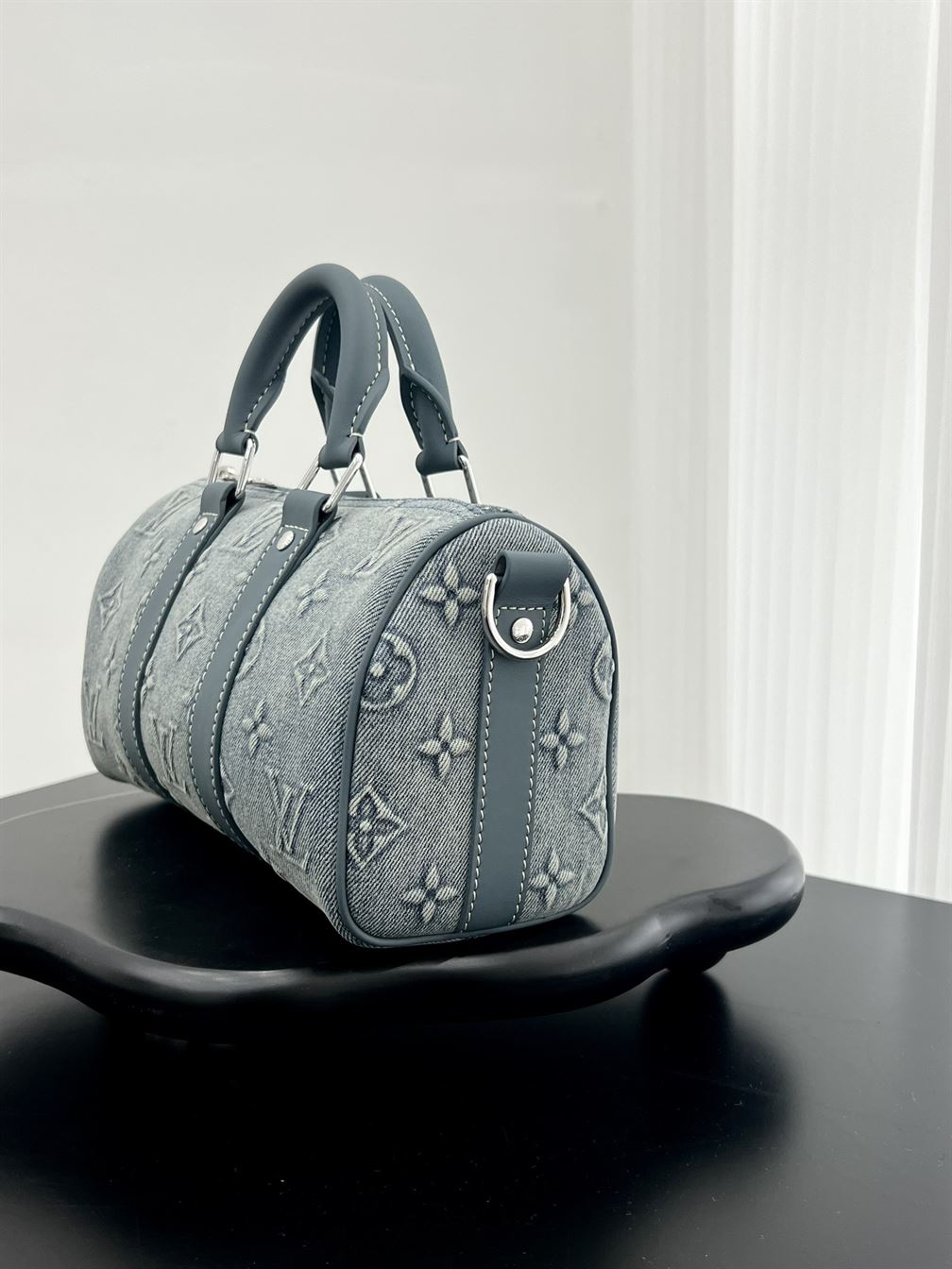 LOUIS VUITTON KEEPALL BANDOULIERE 25 – LVB051