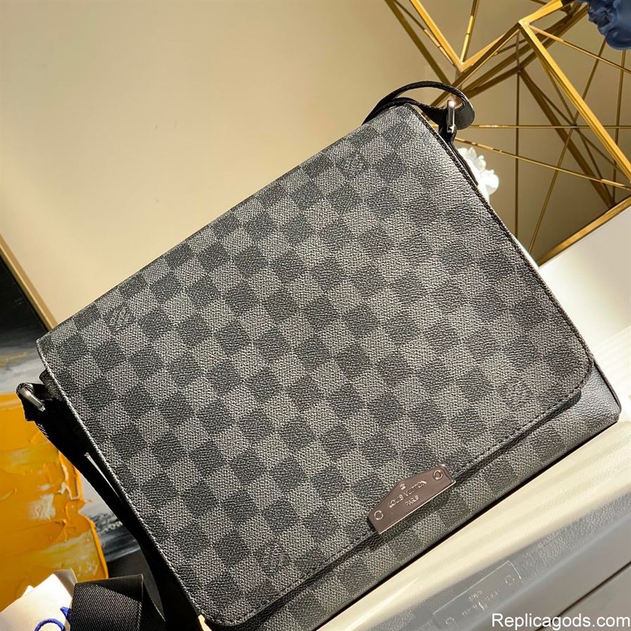 LOUIS VUITTON DISTRICT PM DAMIER GRAPHITE CANVAS – LVB004