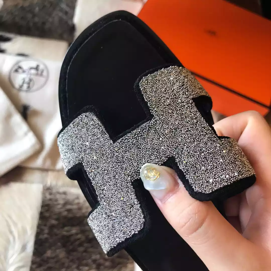 HERMES ORAN SLIDE SANDALS IN BLACK SUEDE WITH CRYSTAL – HMSD103