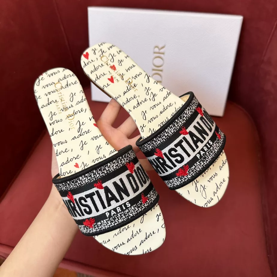 DIOR DWAY SLIDE – DS032
