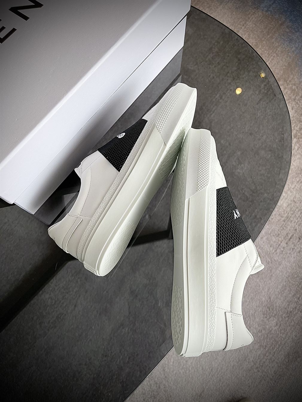 GIVENCHY SNEAKERS WITH ELASTIC BAND – GVC001