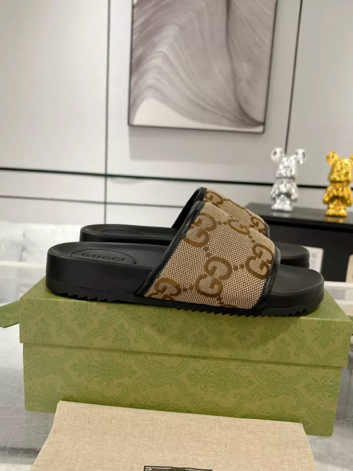 GUCCI MEN’S SLIDE SANDAL – GSL060