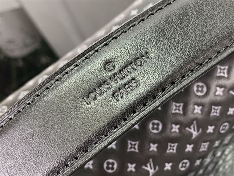 LOUIS VUITTON SIDE TRUNK Black – LW087