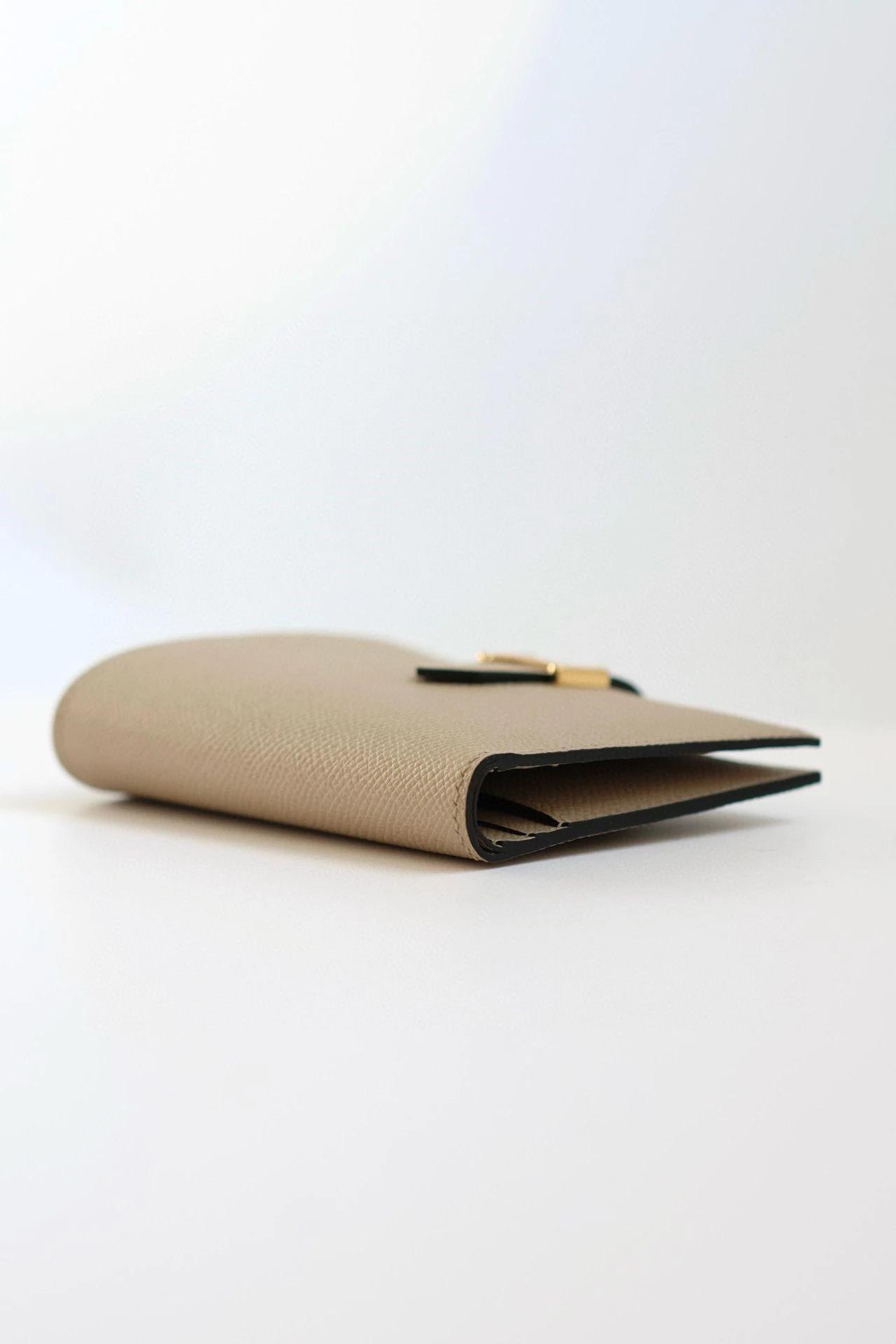 Hermes Bearn Compact Handmade Wallet in Trench Epsom Calfskin – HW138