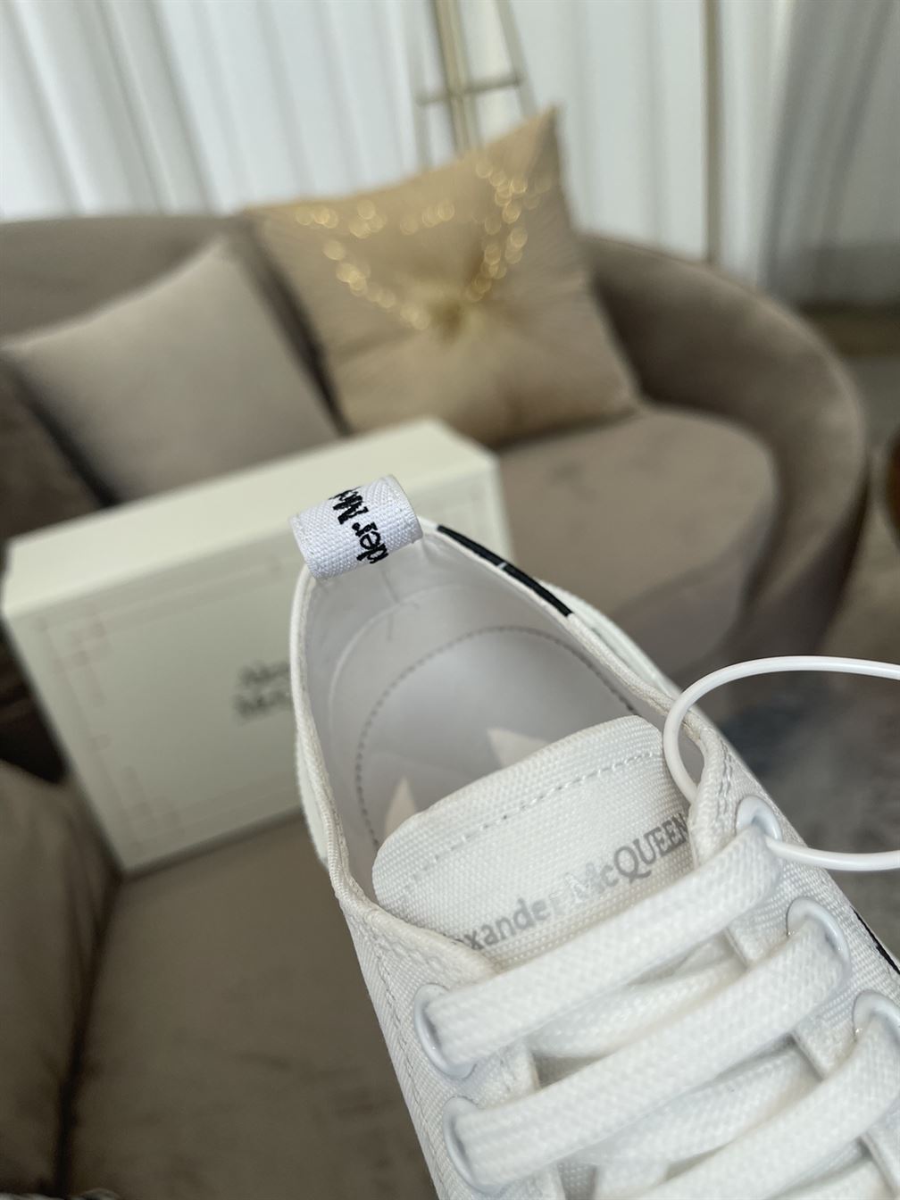 ALEXANDER MCQUEEN GRAFFITI TREAD SLICK LOW-TOP SNEAKERS – ALD033